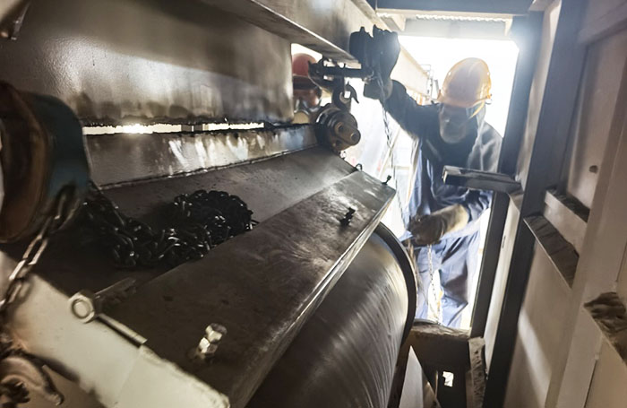 Repair and maintenance of mining machinery and equipment 06