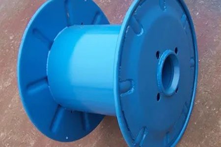 The product has high rigidity of bobbin and high precision.