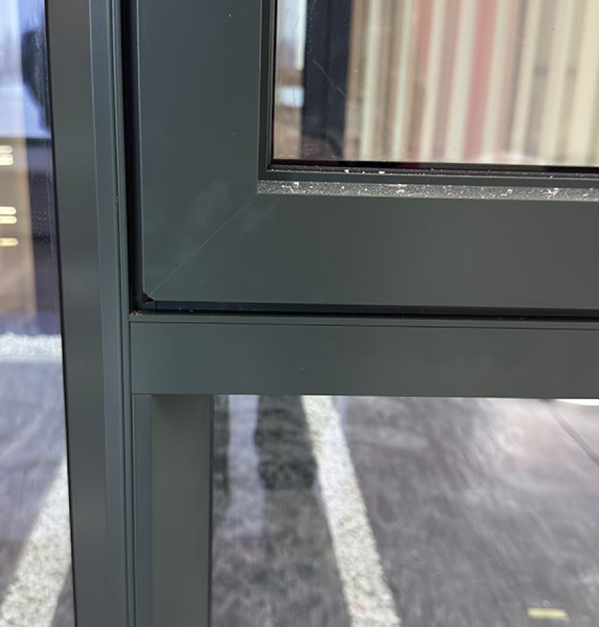 Energy efficient aluminum window