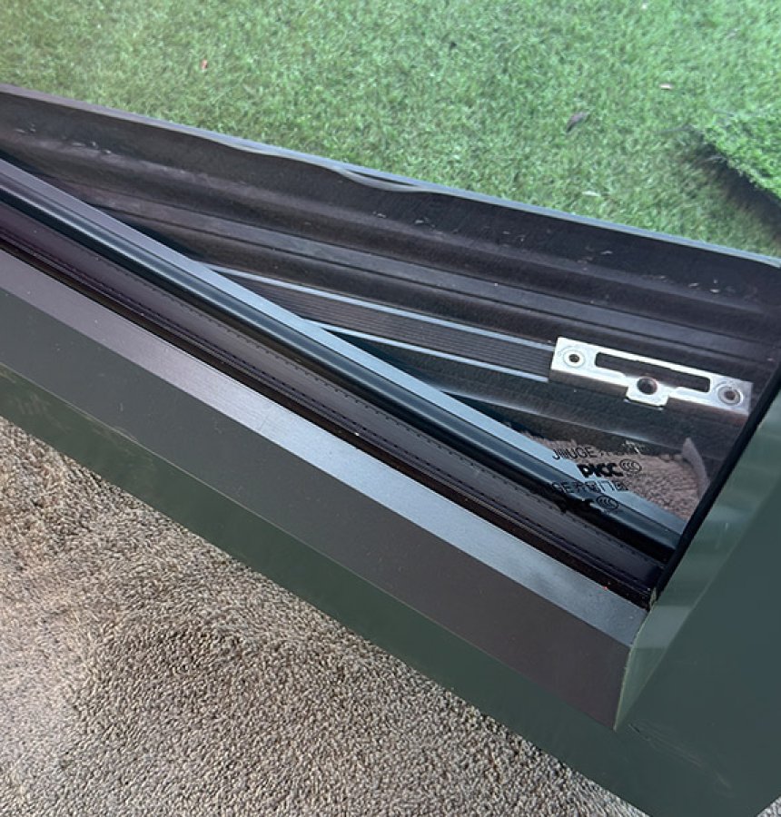 Ultra narrow frame system window