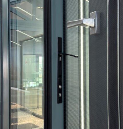Energy efficient aluminum window