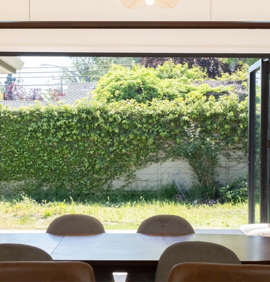 Easy-maintainable modern folding door