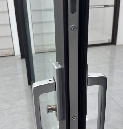 Heavy duty lift sliding door