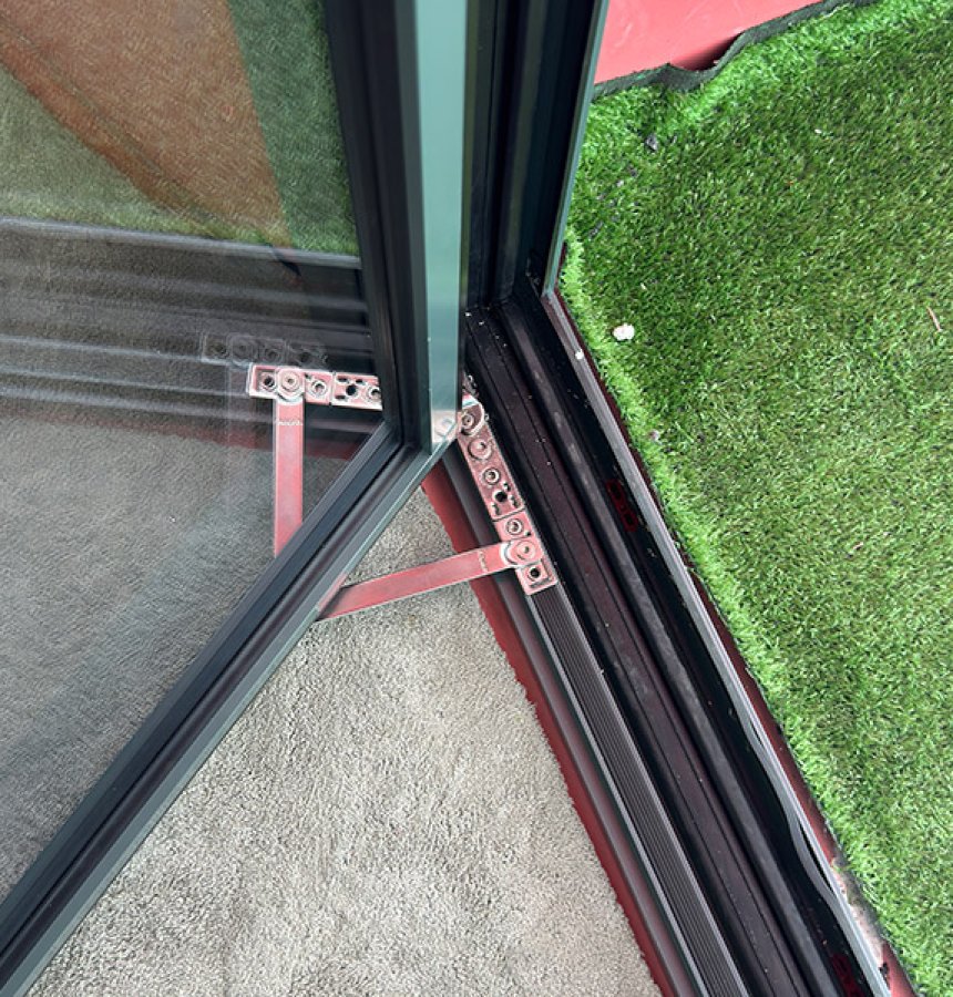 Custom aluminum system windows