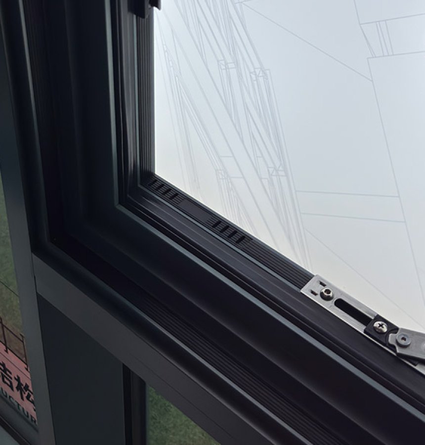 Thermal insulation window design