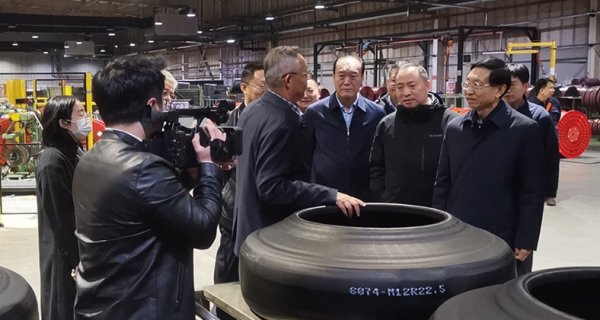 Weihai Vice Mayor Inspects Joyall Tire