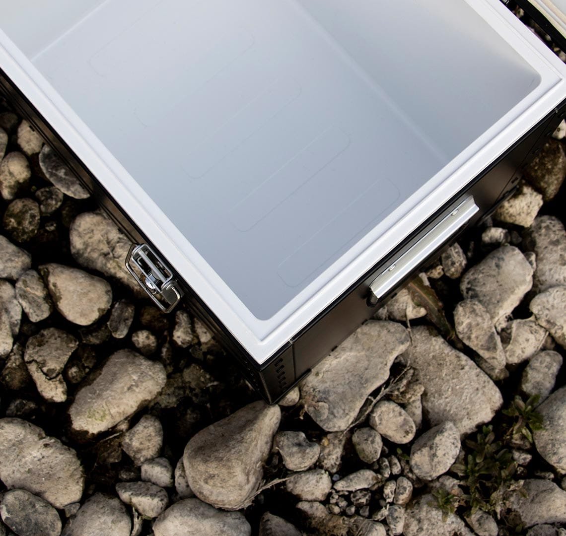 Thermal Storage Box: Versatile Insulated Container for Temperature Control