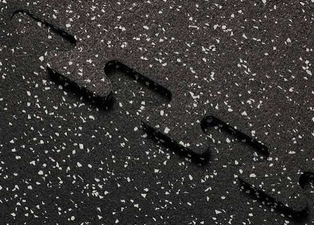 Interlocking rubber floor tile for fitness equipment
