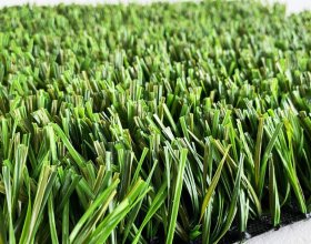 Rugby artificial turf with dense synthetic grass fibers