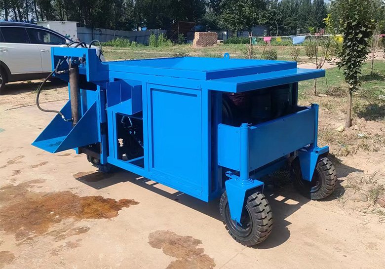 Curbstone forming machine