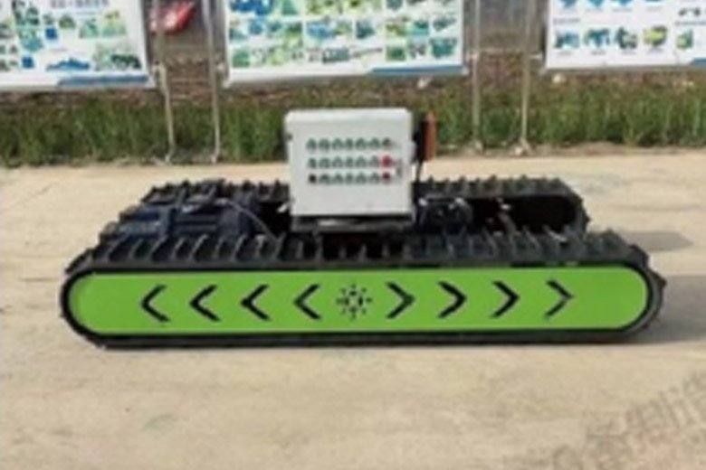 Hydraulic tracked chassis