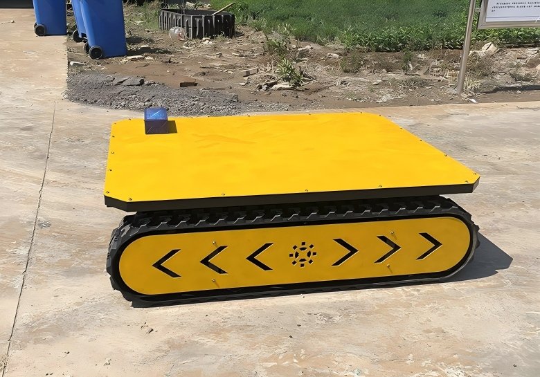 Electric tracked chassis