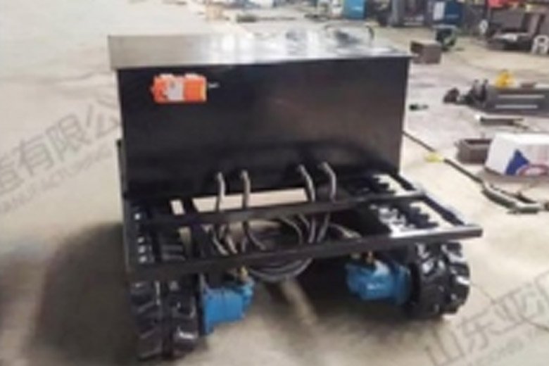 Hydraulic tracked chassis