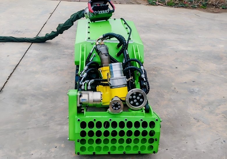 tracked underwater dredging robot
