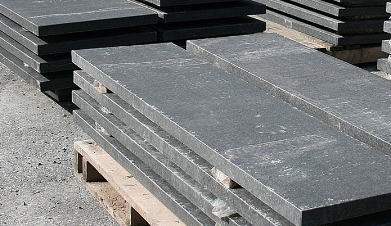 How to Choose the Right Silicon Carbide Plate for Industrial Applications