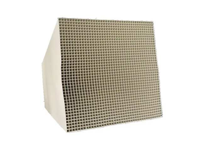 LAR_Ceramic Catalyst Carrier