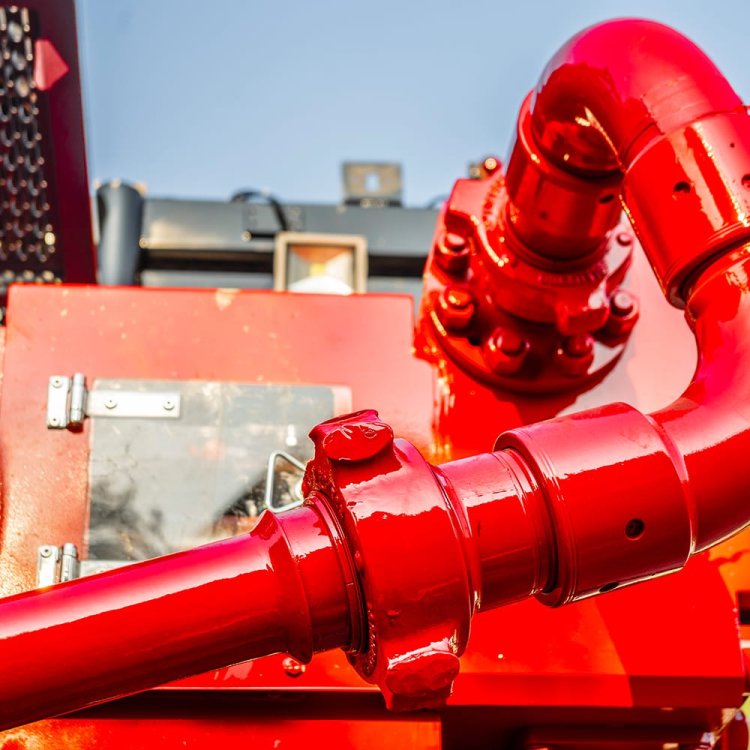 Fracturing pump truck