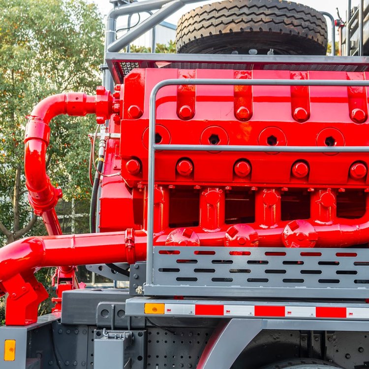Oilfield fracturing truck