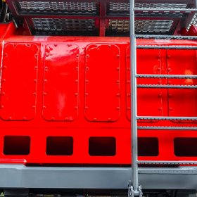 Mobile fracturing equipment