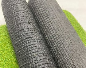 Weather-resistant hockey turf with efficient drainage performance