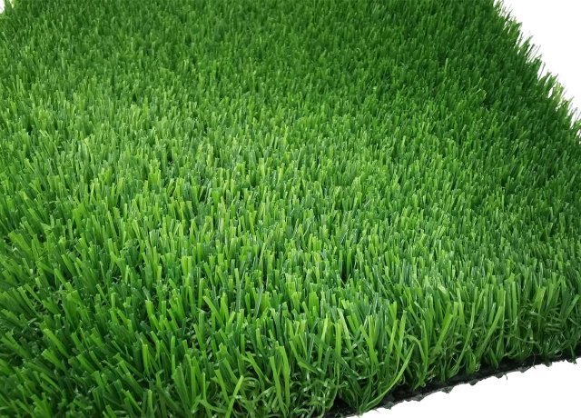 Low-maintenance indoor soccer turf without infill