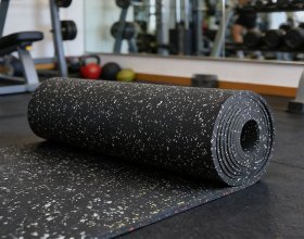 Resilient rubber gym rolls for commercial workout areas