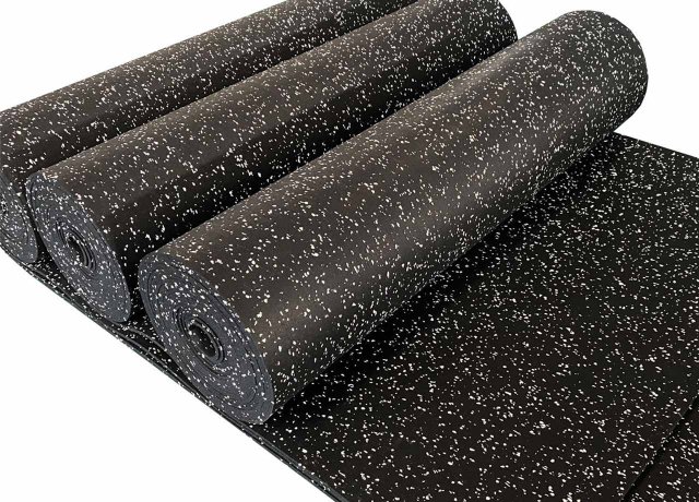 Durable rubber gym flooring rolls for weight rooms