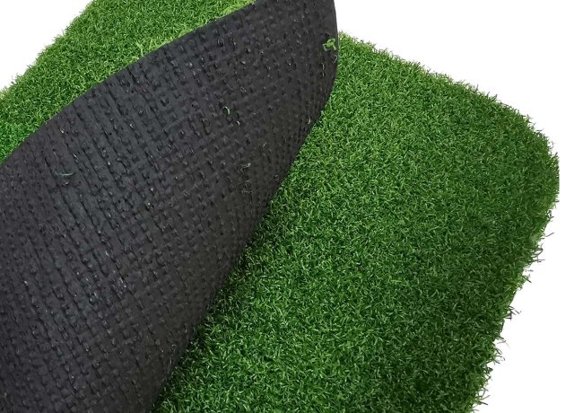 Dense golf putting green turf for outdoor practice