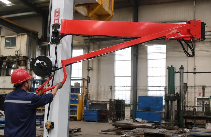 How to improve welding efficiency? The SPH-505 manual hydraulic welding boom offers a brand-new solution.