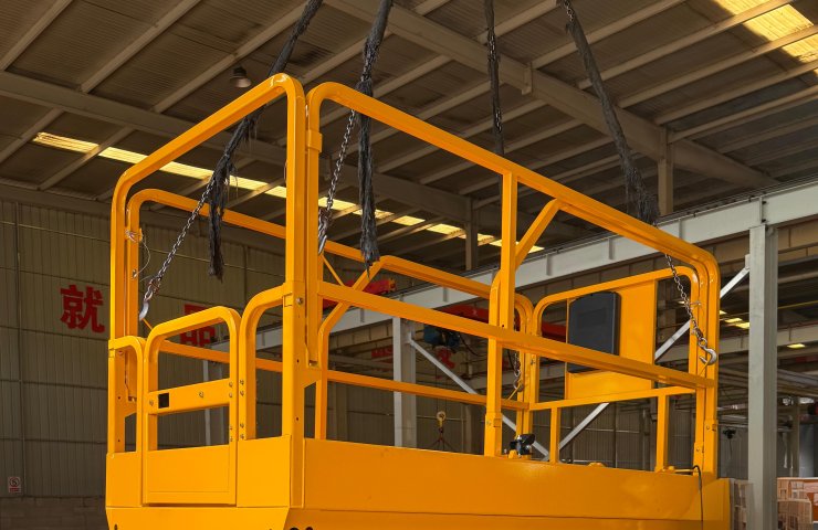 Tire-mounted or tracked scissor lift? How does Xutai Technology meet different high-altitude work needs?