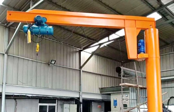 What are the differences between a cantilever crane and an overhead crane? How to choose between them for different lifting needs?