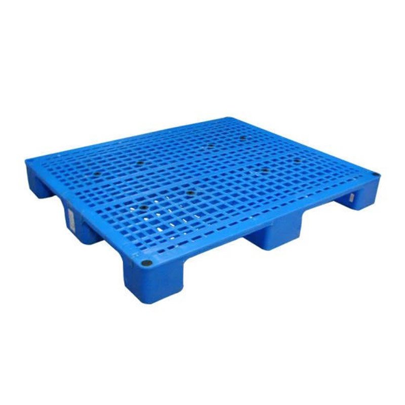 Industrial reusable plastic pallet
