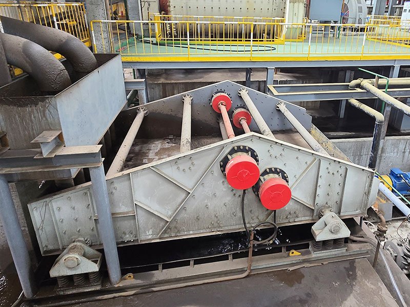 Heavy Vibrating Screen 3