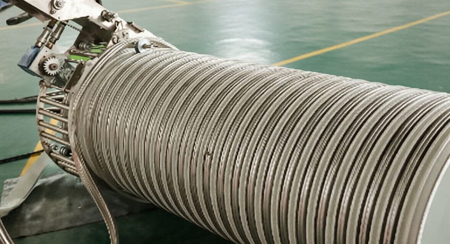 إعادة التأهيل باستخدام أنابيب حلزونية مقواة بمركب من الفولاذ والبلاستيك