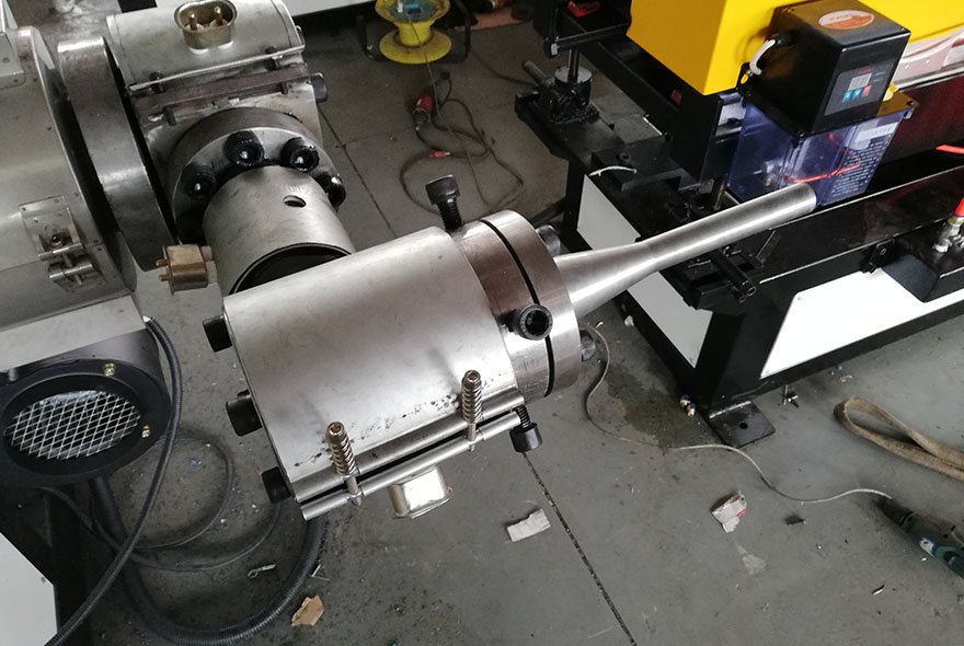 Single wall corrugated pipe making machine