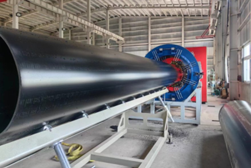 PE outer jacket pipe production line