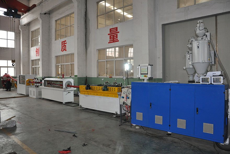 Double wall corrugated sewer pipe production line