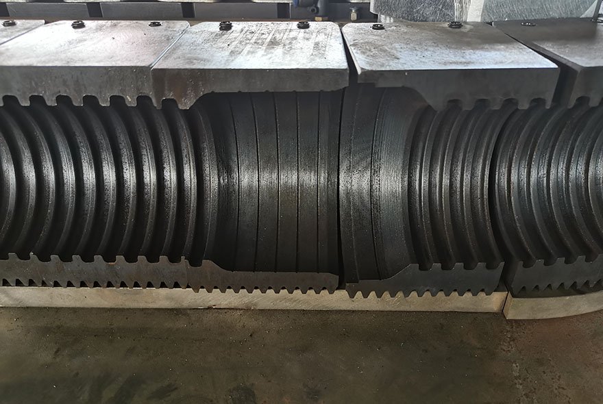 Double wall corrugated pipe extrusion machine