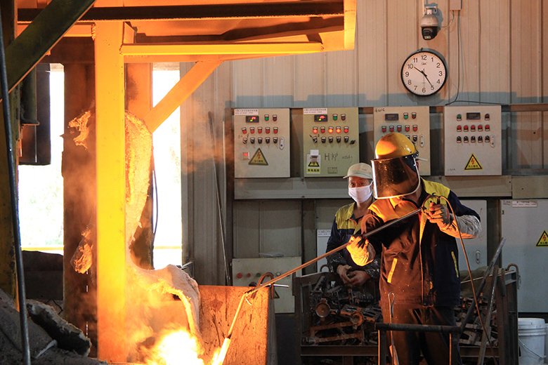 Molten Metal Pouring