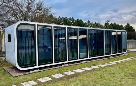 Two-Bedroom Apple Cabin House A7