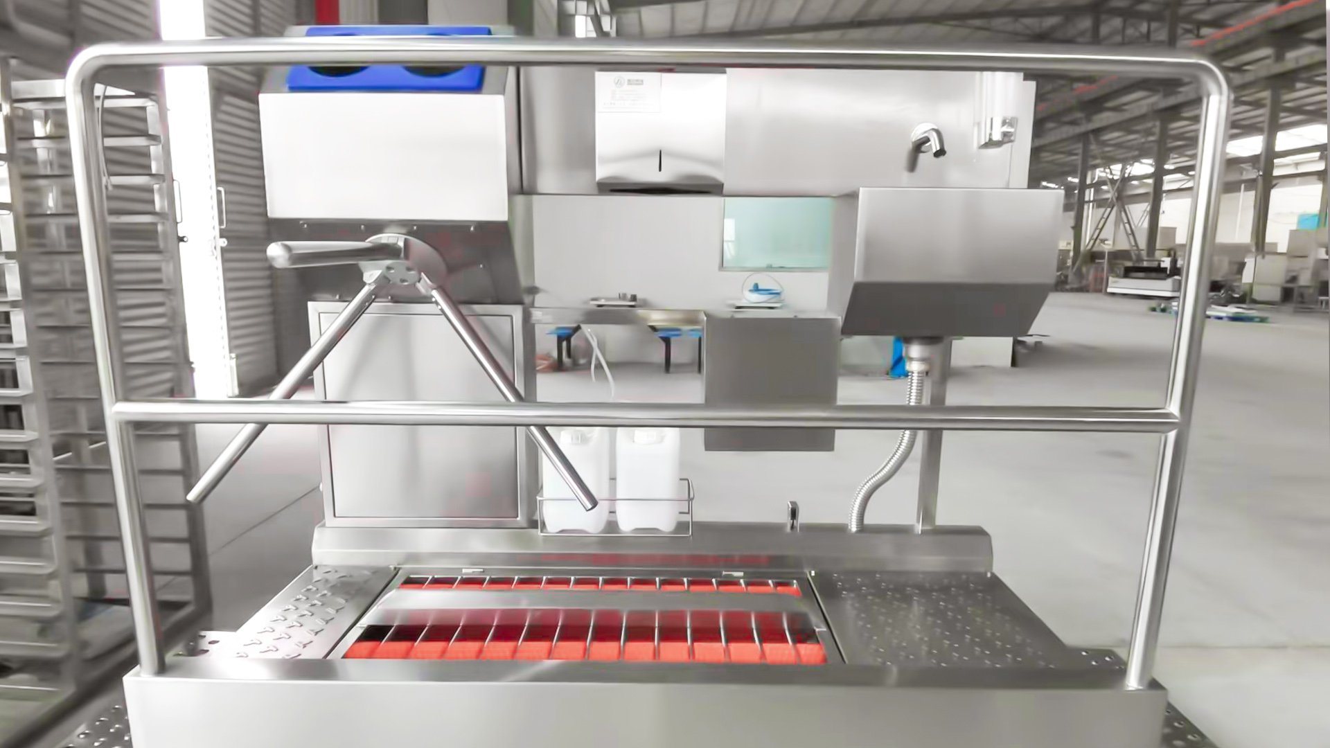 Henger Technology HE-HCDS08 hygiene cleaning station application in food processing factory