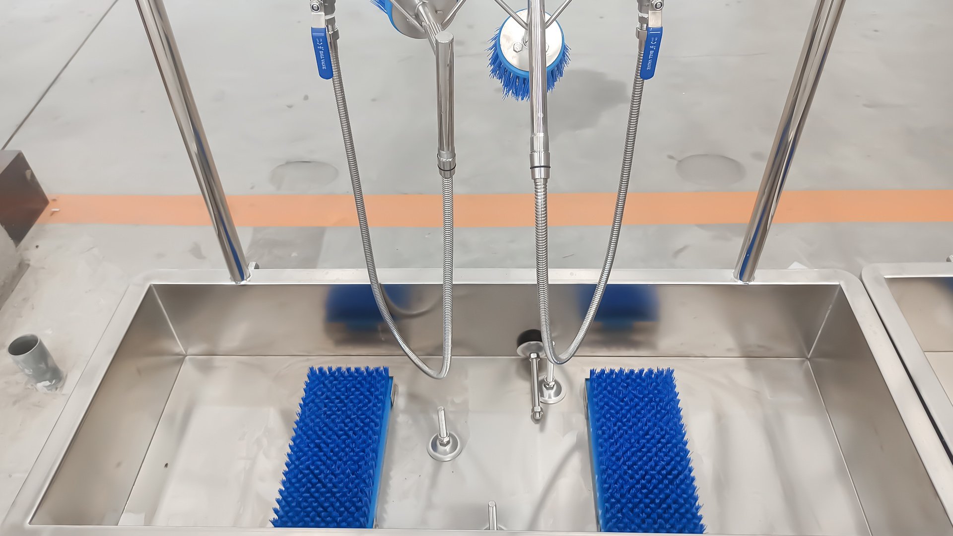 Henger Technology HE-HCDS20 application in food processing factory entrance