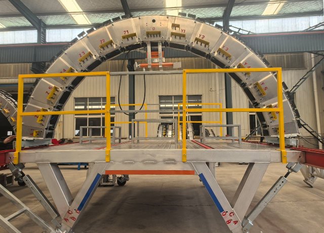LAR_Hydraulic Brick Lining Machine Manufacturer